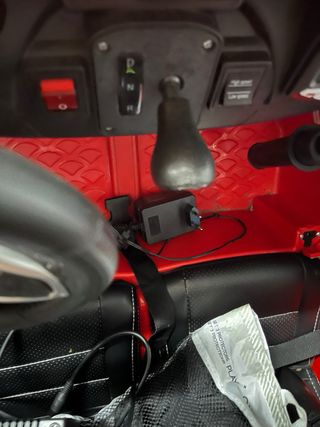 Cochecito eléctrico infantil rojo