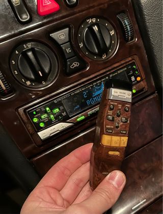 Radio Pioneer KEH-P8600R Mercedes con mando