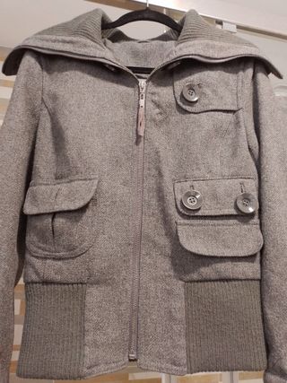 Cazadora Xdye Pull&Bear Talla M Gris
