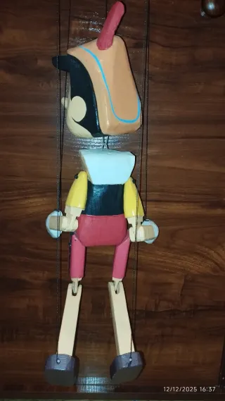 Marioneta de Pinocho de madera