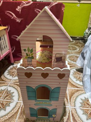 Casa de muñecas rosa