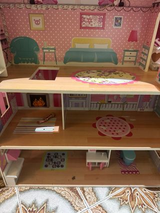 Casa de muñecas rosa