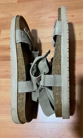 Sandali da uomo beige e grigi