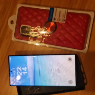 Samsung S22 Ultra + Due cover e cavo