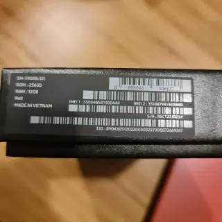 Samsung S22 Ultra + Due cover e cavo