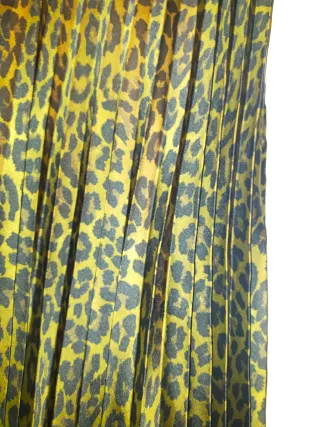 Falda midi plisada estampado leopardo