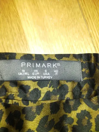 Falda midi plisada estampado leopardo