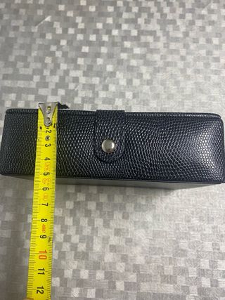 Joyero negro y beige con compartimentos