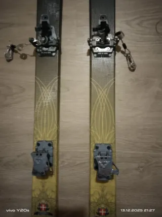 Equipo completo esquí montaña ligero.