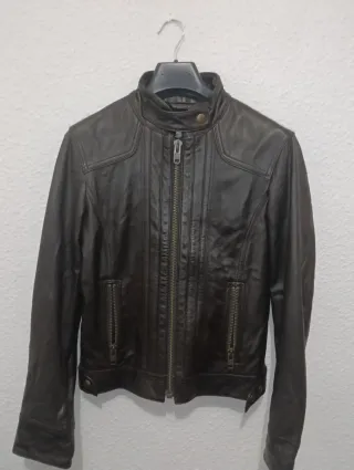 Chaqueta de piel marrón