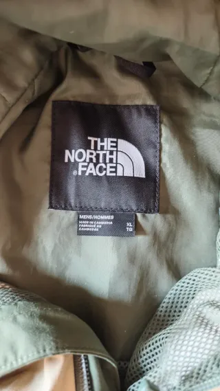 Chaqueta The North Face Negra y Verde