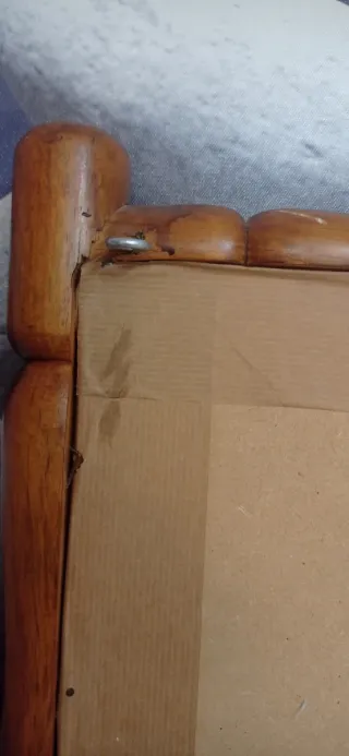 Due specchi in legno e vetro