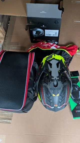 Casco LS2 Explorer Carbon 701 talla XS