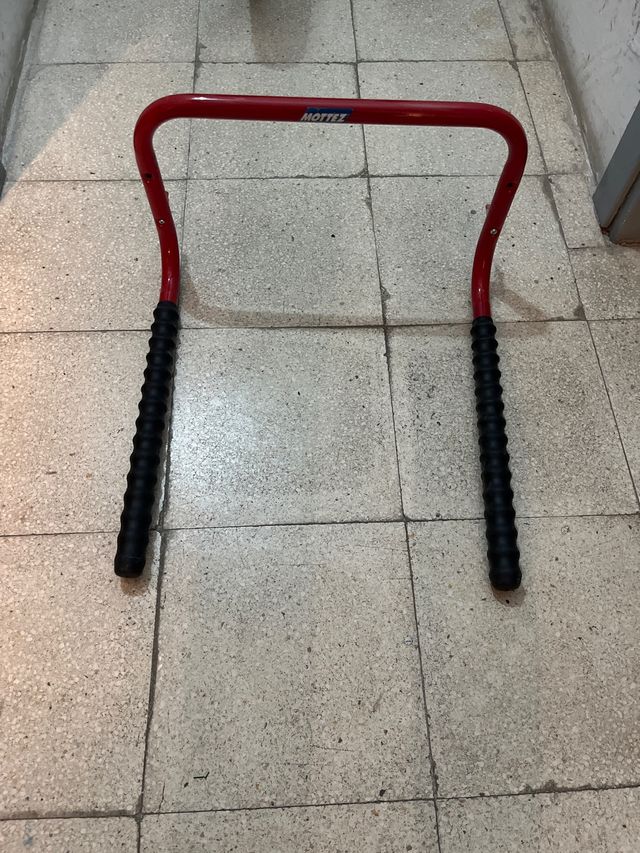 Supporto per bicicletta a parete MOTTEZ Rosso