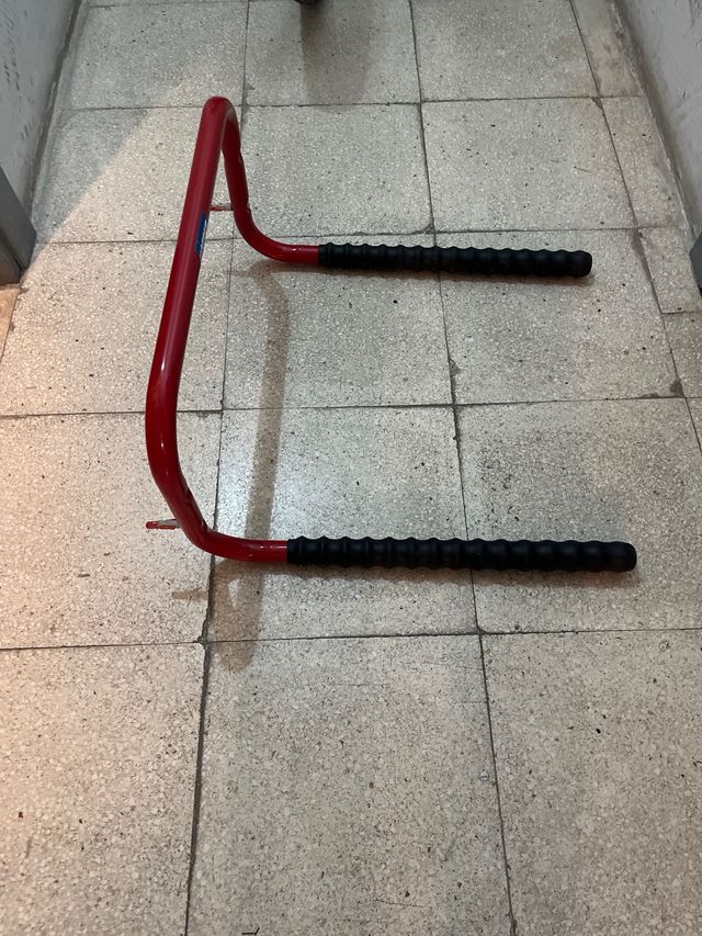 Supporto per bicicletta a parete MOTTEZ Rosso