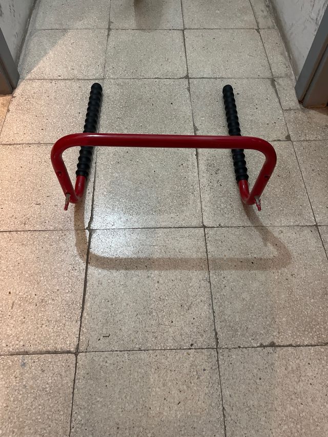 Supporto per bicicletta a parete MOTTEZ Rosso