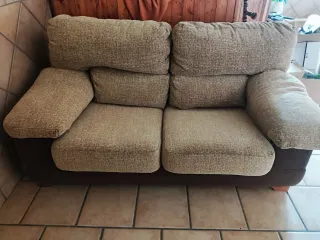 Divano 2 posti in tessuto Alcantara beige/marrone