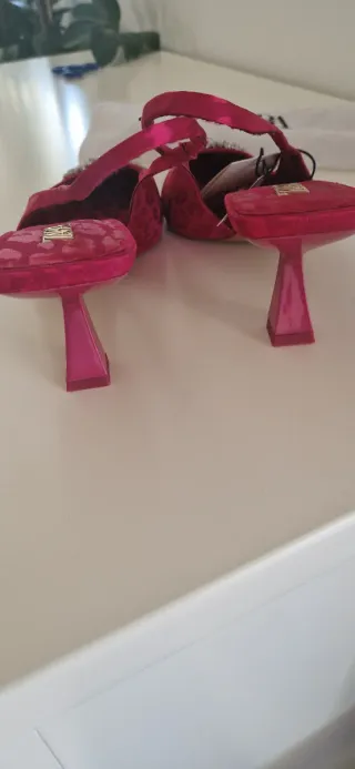 Zapatos Zara Talla 39 Fucsia Joya