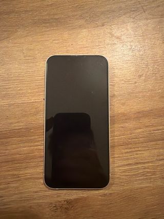 iPhone 13 Rosa 128 GB. Con protector de pantalla.