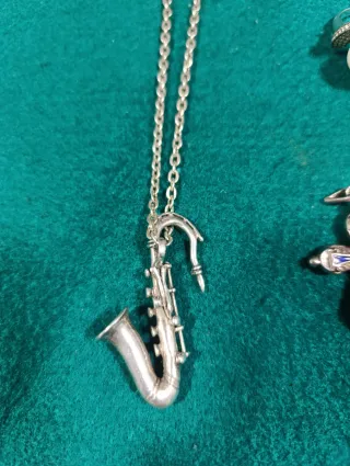 Conjunto de Joyas de Plata: Collar, Anillos y Colg