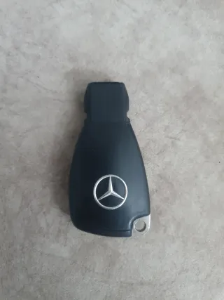 Llave Mercedes Negra