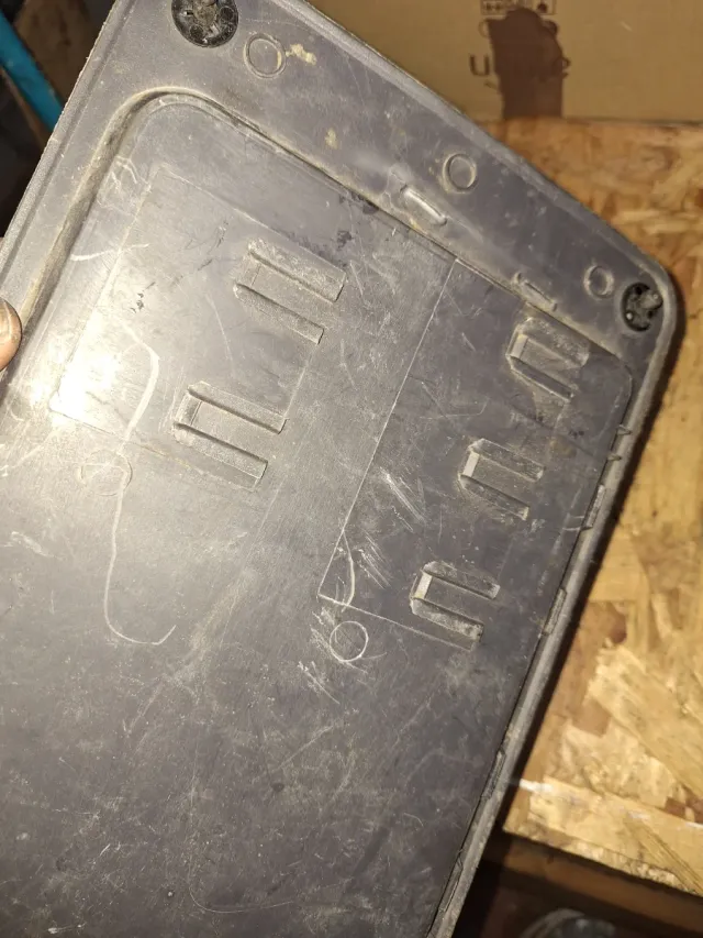 Tapa batería Mercedes vito w638