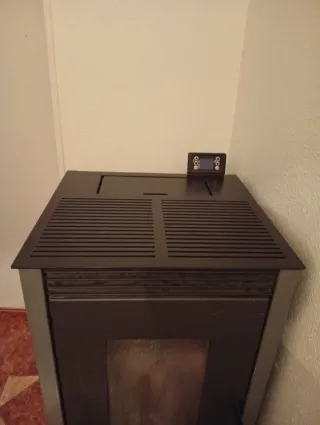 Estufa Boreal gris metal y cristal