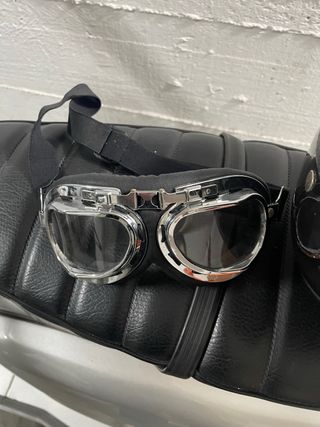 Casco y Gafas Moto Vintage Negro