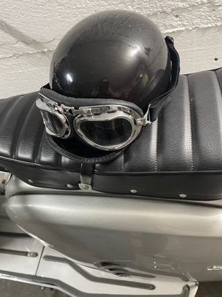 Casco y Gafas Moto Vintage Negro