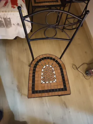 Tavolo a mosaico in terracotta e metallo con quattro sedie