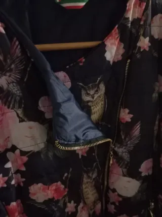 Piumino con stampa civette e fiori