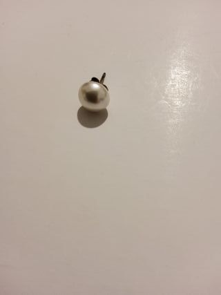 Orecchino singolo con strass