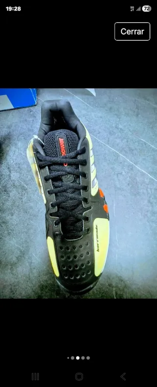 Zapatillas deportivas Adidas negras y amarillas