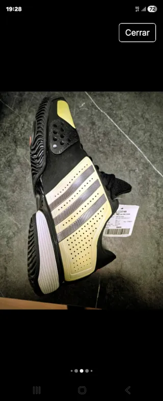 Zapatillas deportivas Adidas negras y amarillas