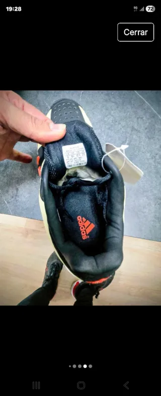 Zapatillas deportivas Adidas negras y amarillas