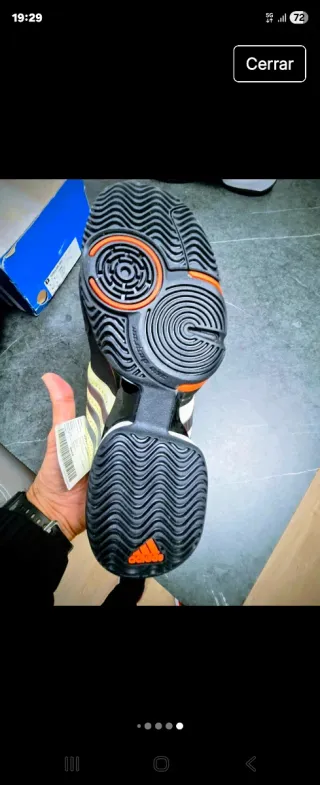 Zapatillas deportivas Adidas negras y amarillas