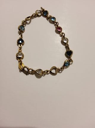 Bracciale con ciondoli a cuore colorati