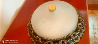 Aplique techo clásico pequeño dorado y blanco