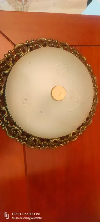 Aplique techo clásico pequeño dorado y blanco