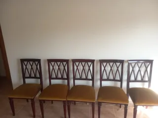 Conjunto mesa y 8 sillas salón.