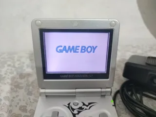 Nintendo Game Boy Advance SP Plata