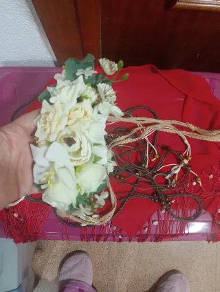 Lote cinturones con bolitas y flores, pareo