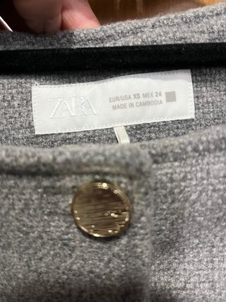 Chaqueta corta Zara cuello redondo gris