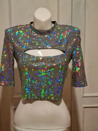 Top Bershka Cut Out Holográfico Plata