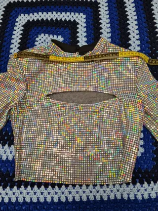 Top Bershka Cut Out Holográfico Plata