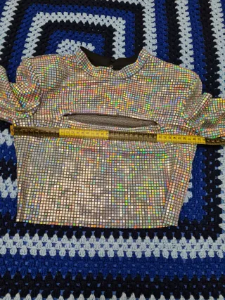 Top Bershka Cut Out Holográfico Plata