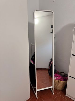 Specchio da terra bianco in perfetto stato