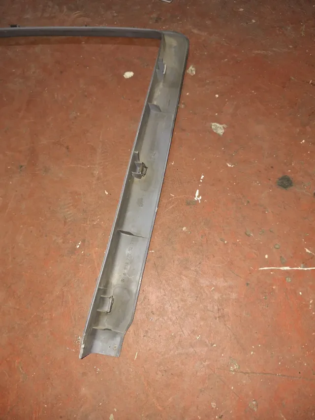 Moldura puerta Mercedes VITO W638