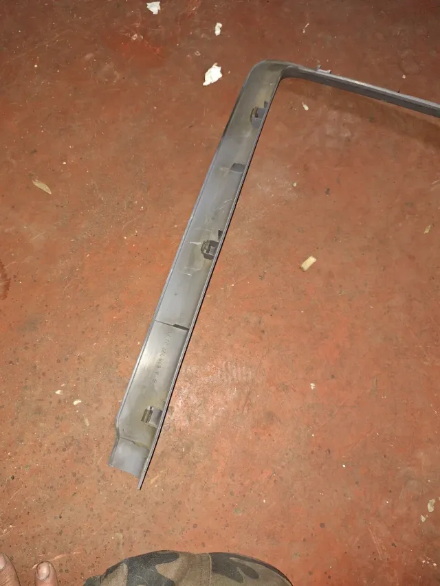 Moldura puerta Mercedes VITO W638