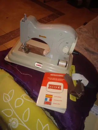Máquina de coser infantil Annabella Eureka
